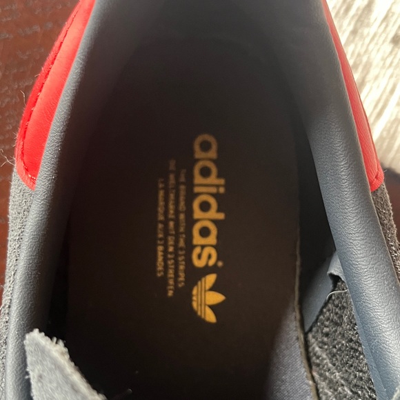 Unisex Adidas Gray and Red FC Bayern Munich Sneakers - Picture 5 of 6